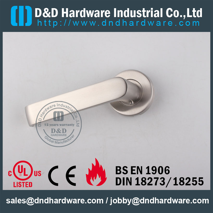 D&D Hardware-CE Standard Door Solid lever handle DDSH036