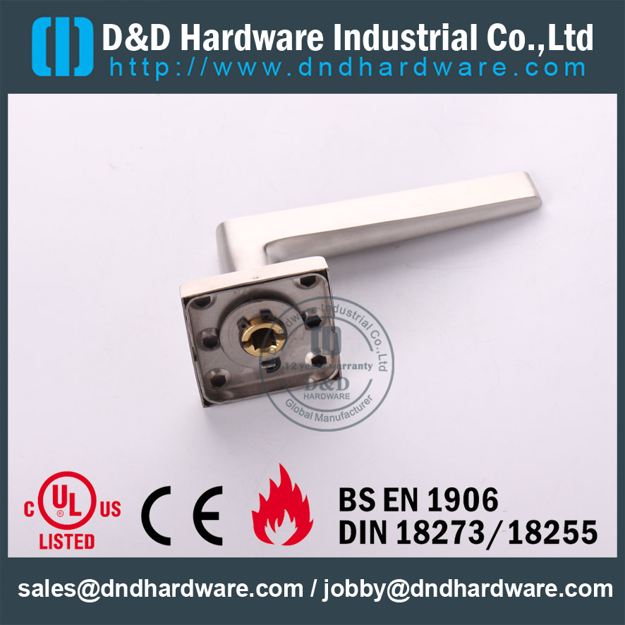 D&D Hardware-SSS Wooden Door Solid handle DDSH044
