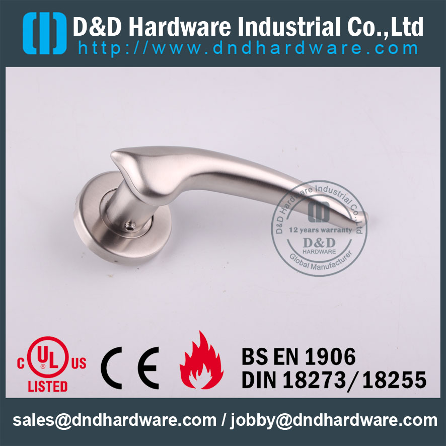 D&D Hardware-Europe Door Solid lever handle DDSH035