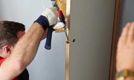 Installation of stainless steel door handle