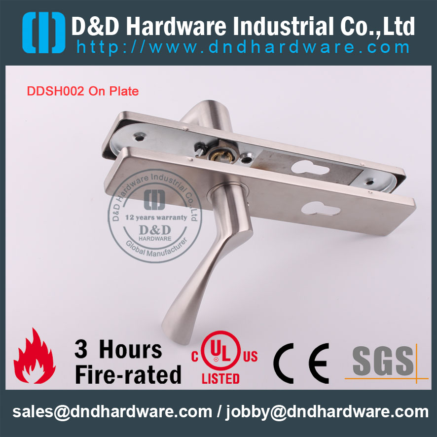 D&D Hardware-Construction Hardware Solid Lever handle on plate DDTP004