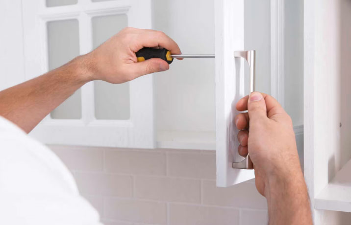 How to Change Cabinet Knobs and Pulls