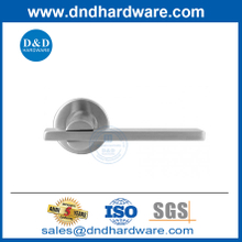 Door Hardware Hollow Type Stainless Steel Lever Door Handle On Round Rose-DDTH041
