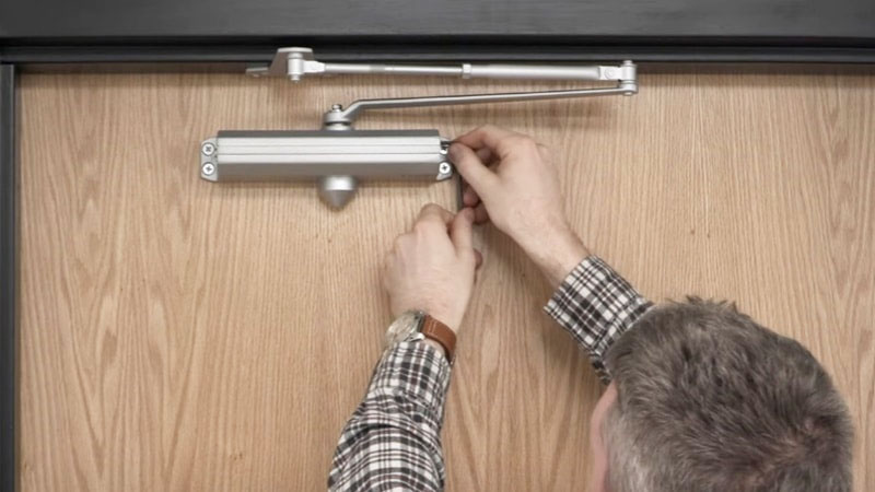fixing door closer